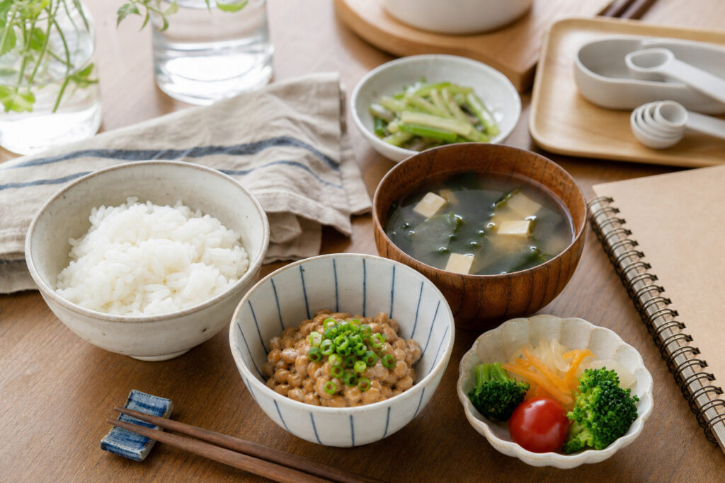 納豆ダイエットは痩せる？効果的な食べ方・1日の目安・注意点を解説のアイキャッチ画像