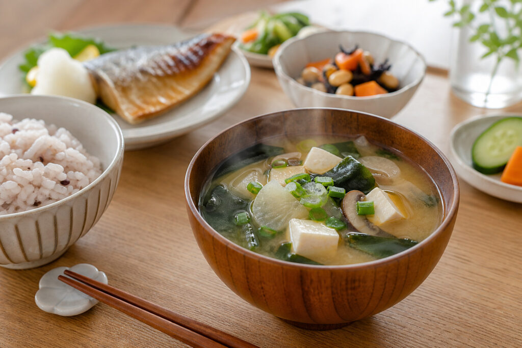 味噌汁はダイエットに効果的？痩せる理由・具材・注意点を解説のアイキャッチ画像