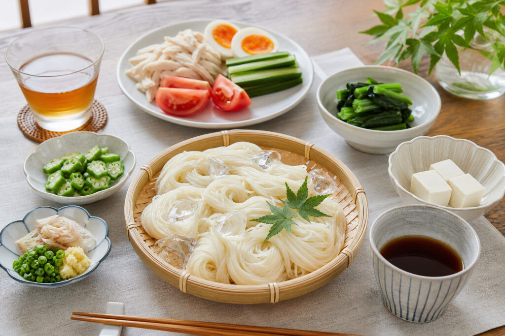 ダイエット中にそうめんは太る？1食の量・具材・めんつゆの注意点を解説のアイキャッチ画像