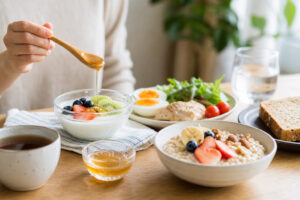 はちみつはダイエットに効果ある？砂糖との違い・適量・太らない使い方を解説のアイキャッチ画像